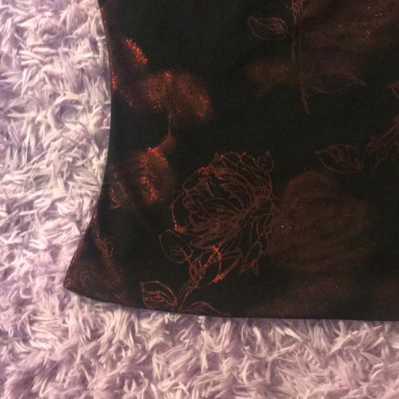 Glitter-Line Floral Top - Picture 2 of 2